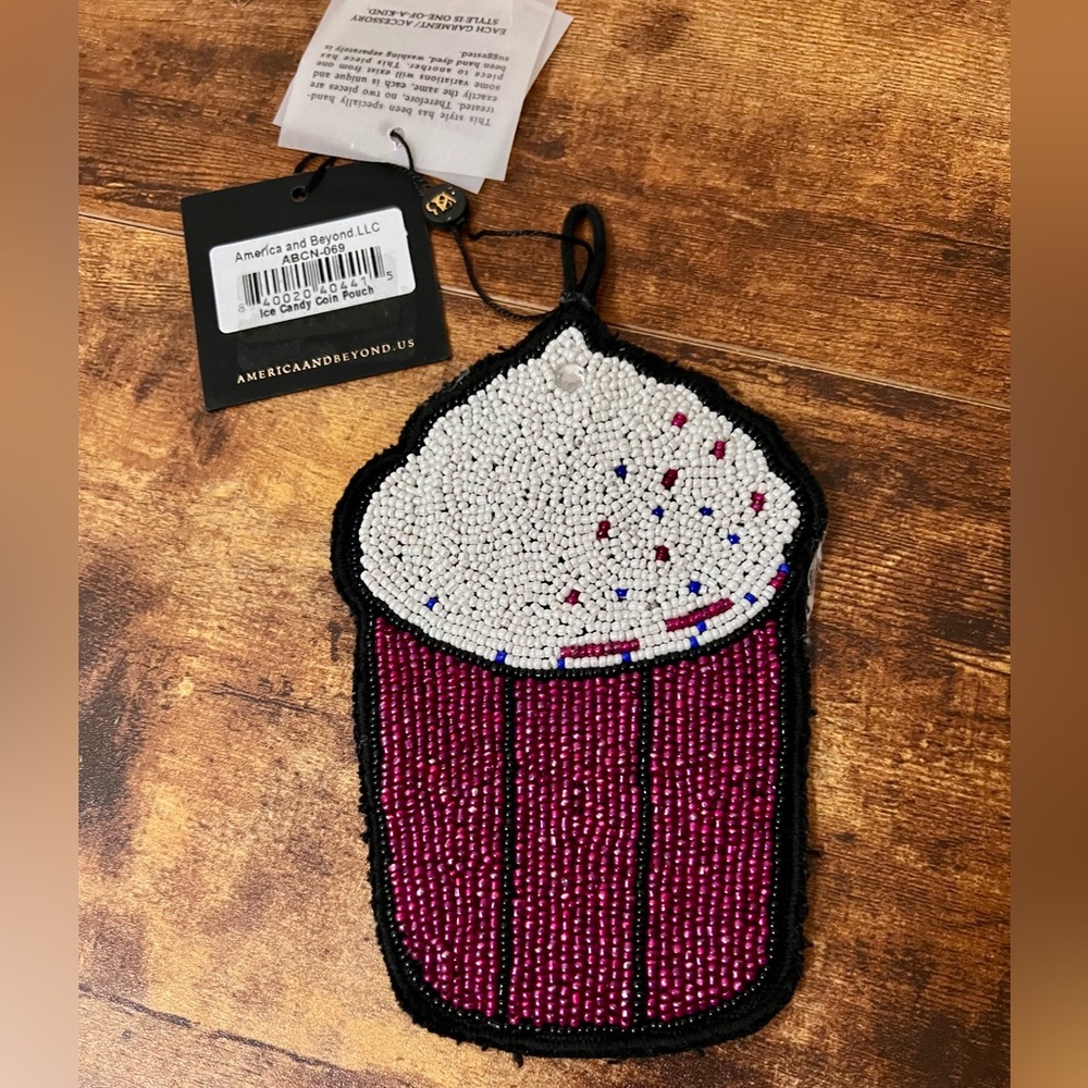America & Beyond Beaded Adorable Pink/White Coin Pouch